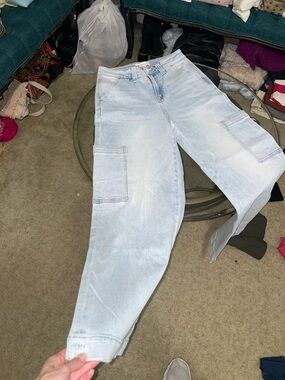 Light Wash Cargo Jeans for Women - Casual Wide Leg